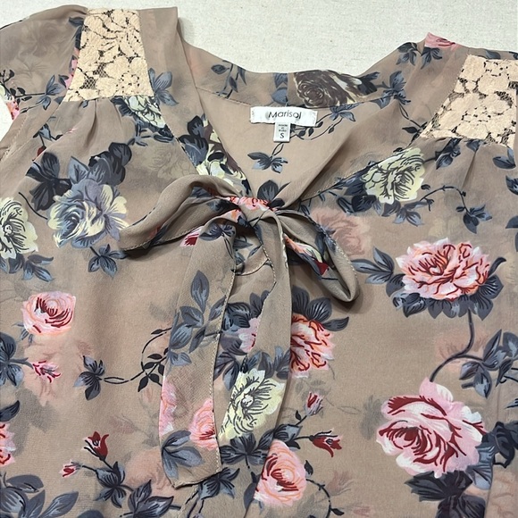 Marisol - Floral Lace Trim Women's Top - Size Small - Picture 12 of 13